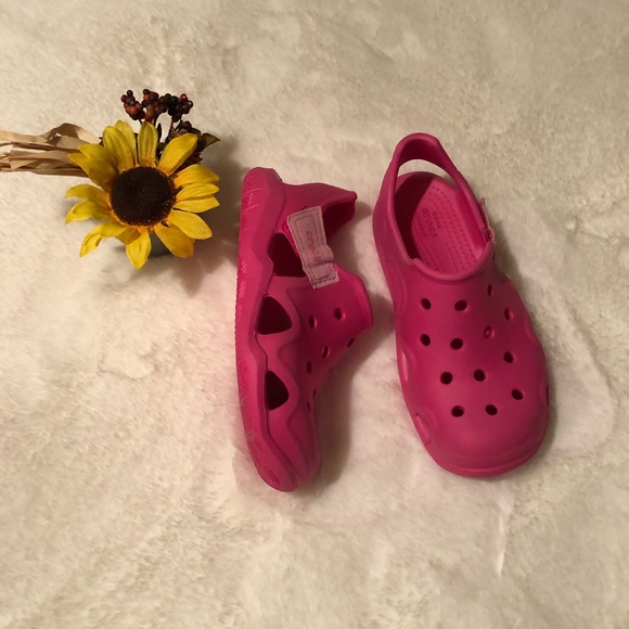 Girls like new pink crocs size 2 - Picture 1 of 2